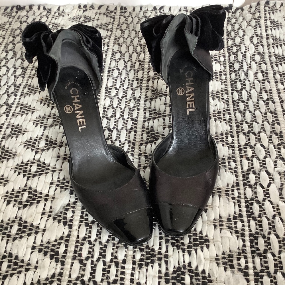 Chanel Black Bow Heels Size 6.5